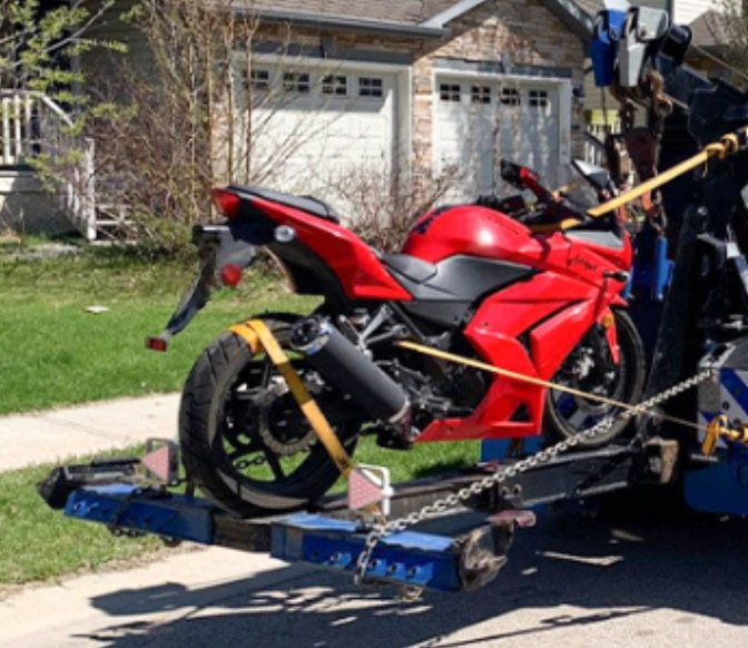 OPP_CR's tweet photo. Meeting old friends is always a great time - UNLESS that old friend is an 18yo Stunt Driver. Officer stopped and charged the same driver and motorcycle in June for Stunt Driving. Different day, same results. #stuntdriving #noexcuse #slowdown @YourCaledon #CaledonOPP ^im https://t.co/c8vD8tVsmW