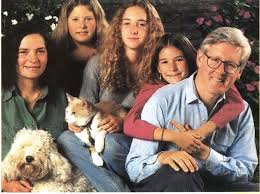 TorontoLegends_'s tweet image. "It was a CHORE cleaning Frank Zappa's shaving cream out of Convocation Hall's organ pipes!"

CDN Ambassador to UN @BobRae48 talks @UofTNews  Toronto politics, world diplomacy, @BillClinton @M_Ignatieff @spaikin and A+ father/son combos Rae and Trudeau! ⬇️
podpage.com/toronto-legend…