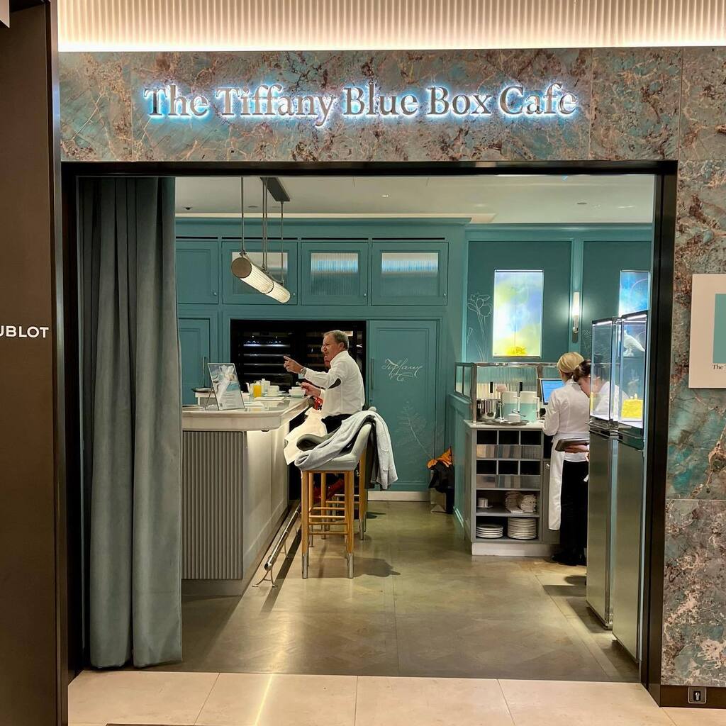 princessdeia's tweet photo. πΆβ¦ and I said what aboutβ¦ πΆ
My birthday weekend began with Breakfast at Tiffanyβs!
Filled croissants shaped like the icon blue box.
New York Bagels and of course lots of coffee! #birthdayweekendfun https://t.co/JpmKGdoqfK https://t.co/ooj2Qc6OSI