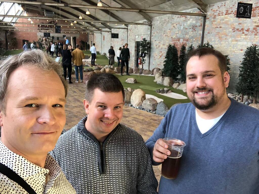 MSLausten's tweet photo. Mini golf with my best 2 guys! ❤️🏌️‍♂️#bestfriendsout #minigolfisforadults https://t.co/LII749FoE4
