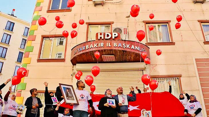 suleymansoylu's tweet photo. Bir başka devrim…
Diyarbakır Anneleri

Sizin de bayramınız kutlu olsun 🇹🇷

📍Diyarbakır
#29EkimCumhuriyetBayramı https://t.co/XkrMjV2tne