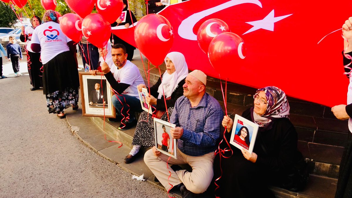 suleymansoylu's tweet photo. Bir başka devrim…
Diyarbakır Anneleri

Sizin de bayramınız kutlu olsun 🇹🇷

📍Diyarbakır
#29EkimCumhuriyetBayramı https://t.co/XkrMjV2tne