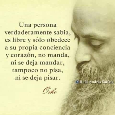 🌿🌻DUEÑO DE SI MISMO 🌻🌿

“Si otra persona puede hacerte feliz e infeliz, no eres un amo, sino un esclavo. El otro te tiene en su poder. 
Con un simple gesto te puede hacer desgraciado; con una pequeña sonrisa te puede hacer feliz... *