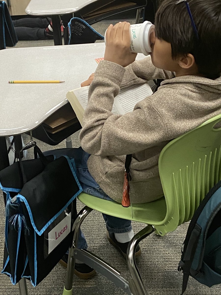 SESchlageter's tweet photo. Enjoying Starbooks Cafe as an end to our fiction unit ⁦@BangElementary⁩ https://t.co/840B2kd0BV