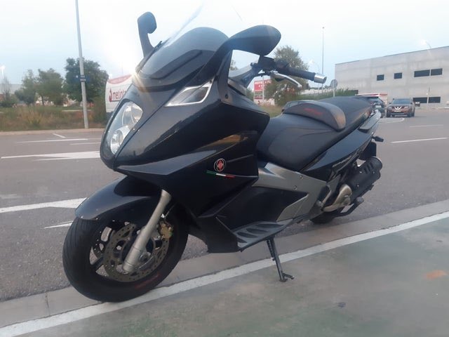MateuAlvaro's tweet photo. Vendo "GILERA GP 800" en #wallapop https://t.co/nJYlsHPutT https://t.co/nFLt1EFIrC