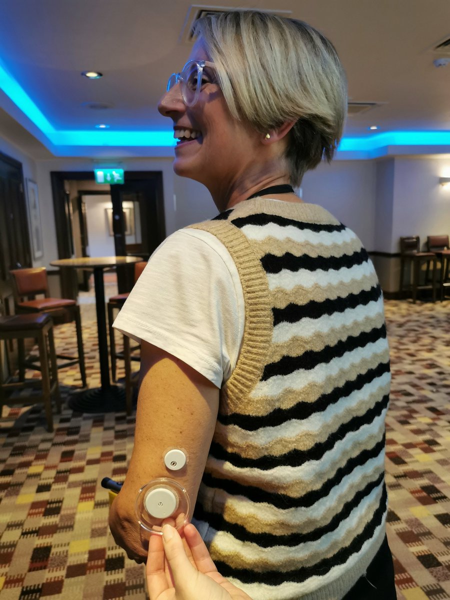 GBDocInfo's tweet photo. The new #Libre3 is noticeably smaller than the #Libre2. It won't have a reader so you'll need to use a smart phone. #GBDoc #IDDT #Libre https://t.co/SNWu7SPyOa