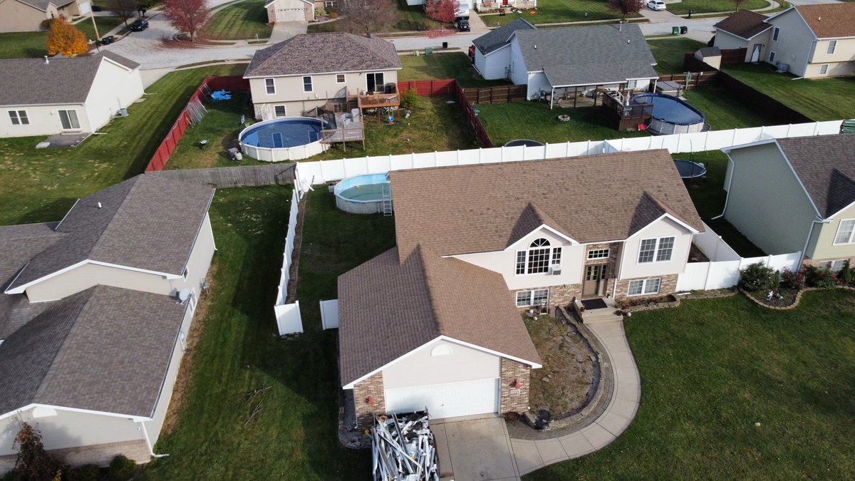 FabuLoso04's tweet photo. After picture
Portage Indiana
#Roofing #Siding #Gutters
#JuanStopRoofing #DynamicAdjustingFirm π²π΅π½ββοΈπ‘π¨ https://t.co/BQG1MJ3TW5
