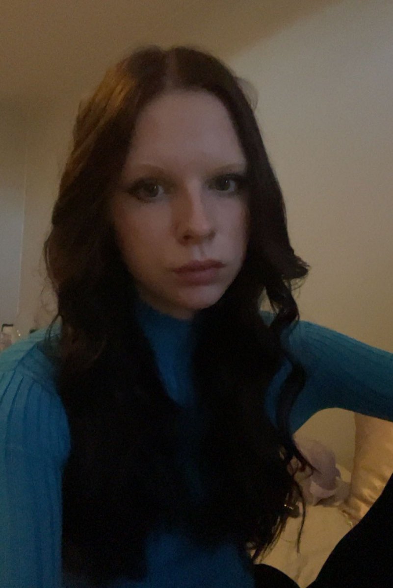 yourkcal's tweet photo. haven’t been wanting to post pictures of myself bc I’ve been forced to gain sm. but as much as ip can take away my skinny it cannot take away my pretty :) https://t.co/INg7yvXUEm