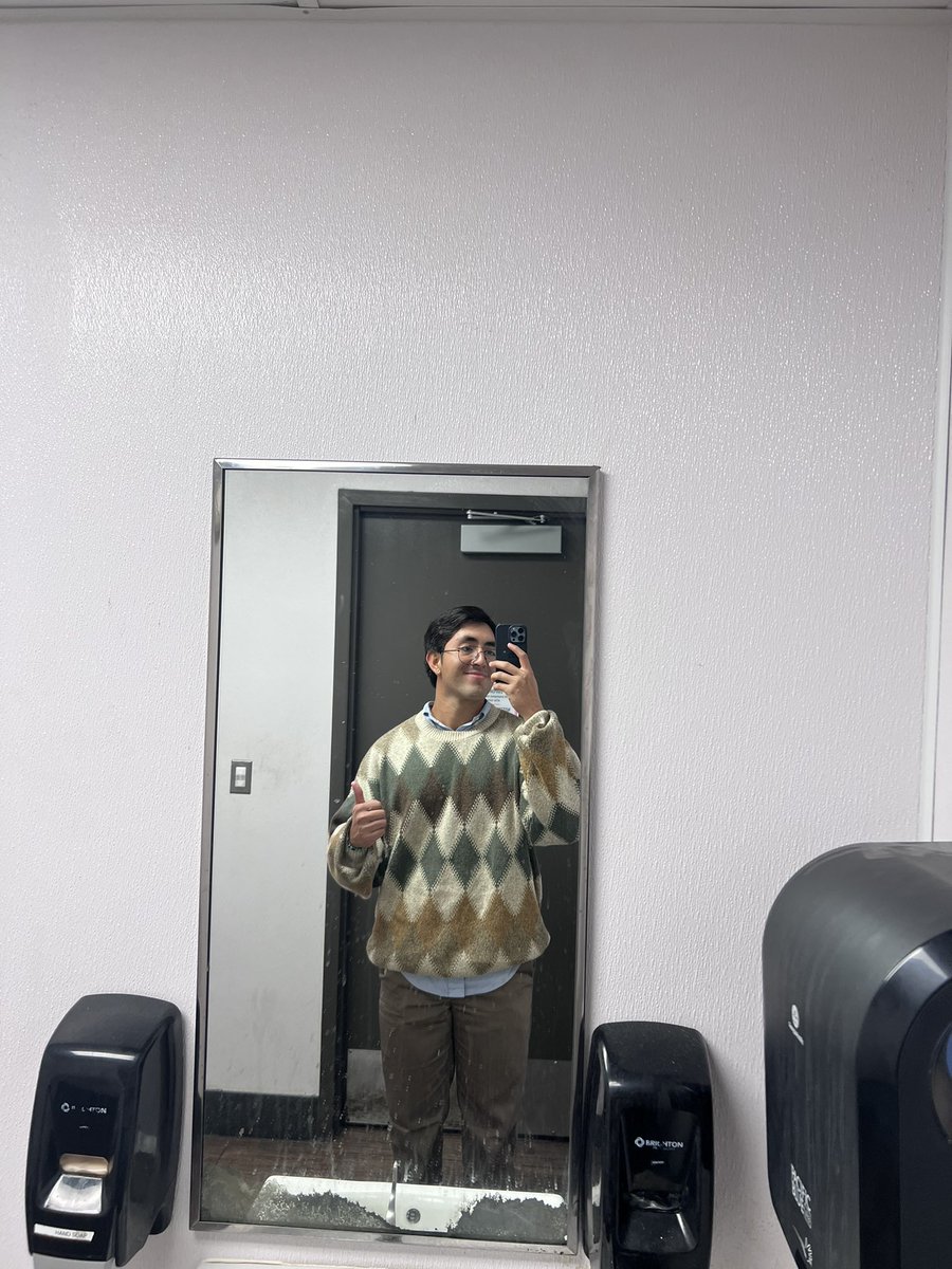 En un baño, a las 12:33 de la madrugada, después de aver sentido y visto la Gloria de DIOS ❤️‍🔥