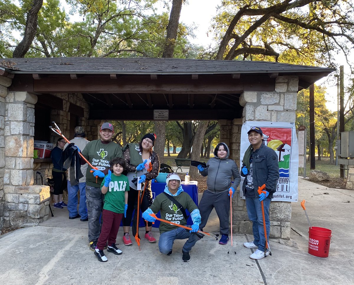 KSABeautiful's tweet image. Beautiful fall crisp morning for our annual @KeepTxBeautiful Fall Sweep clean up at Olmos Basin Park along the banks of the Olmos Creek. Olmos Basin Park often collects trash and debris during heavy rains. #keepSAbeautiful #beautifytx #FallSweep #DontmesswithTexas
