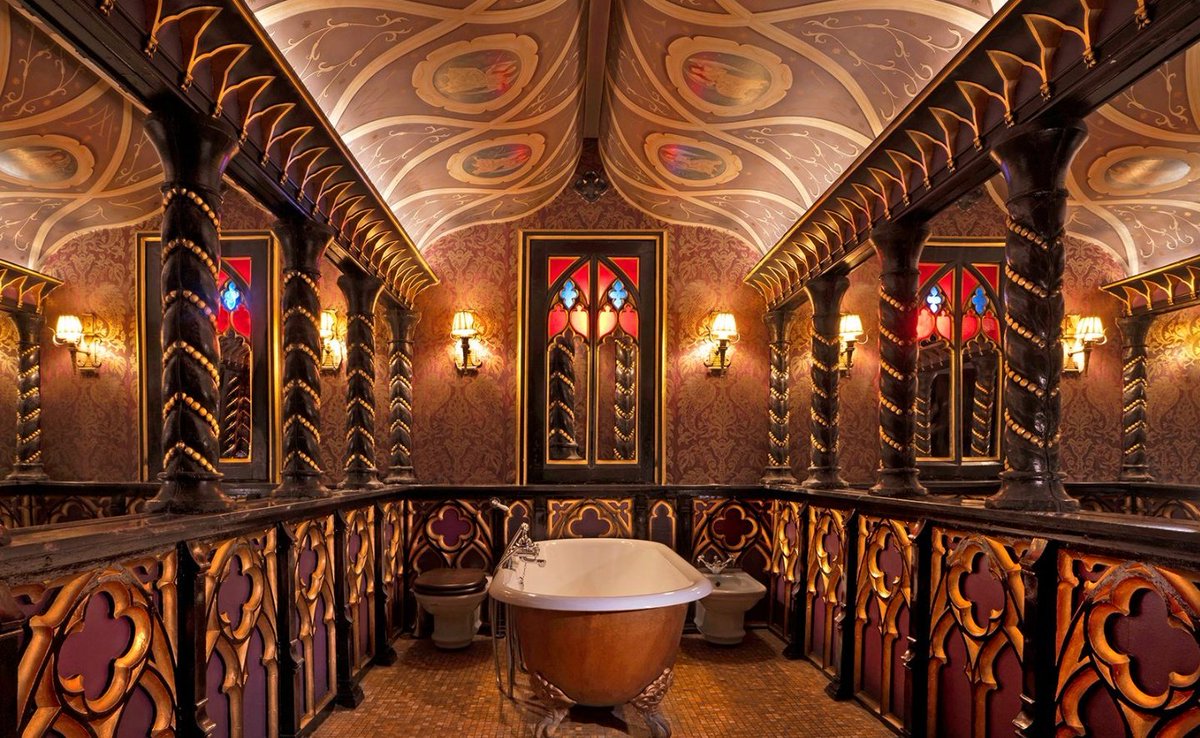 europabridge1's tweet photo. 'Behold, a cornucopia of carved wood, plush velvets, rich tapestries, gilt mirrors, lavish brocades and coruscating chandeliers, offset by exotic blooms.' The bathroom is scented by @PenhaligonsLtd Blenheim Bouquet #hotelbucketlist🪄 https://t.co/UgVizj8Dwe