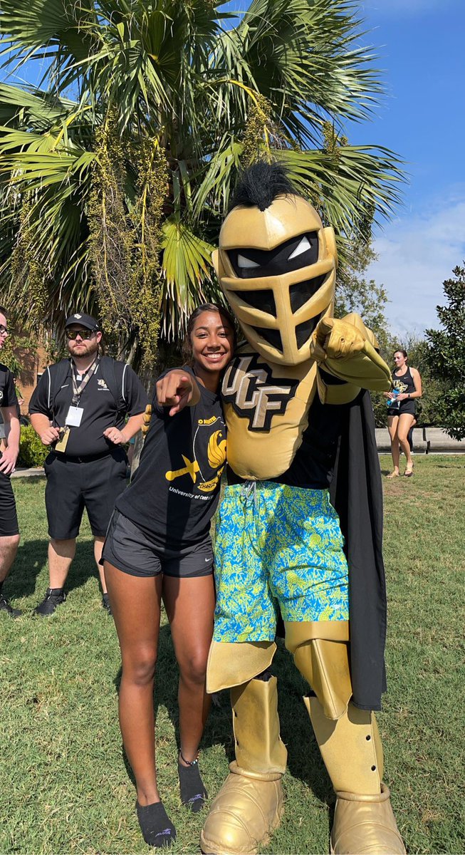 Tsmartin7710's tweet photo. Living her best life! Homecoming UCF 22 https://t.co/BzLblHfGyV