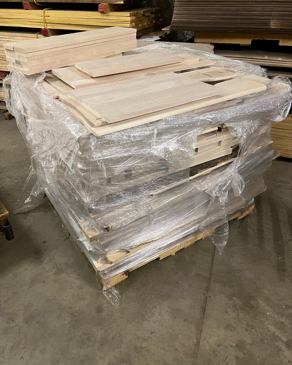 KencraftH's tweet photo. We bought pallets of cut offs.  Selling for less than half the regular price.  Just in time for craft season. #woodworking https://t.co/stqa3Xkzdf