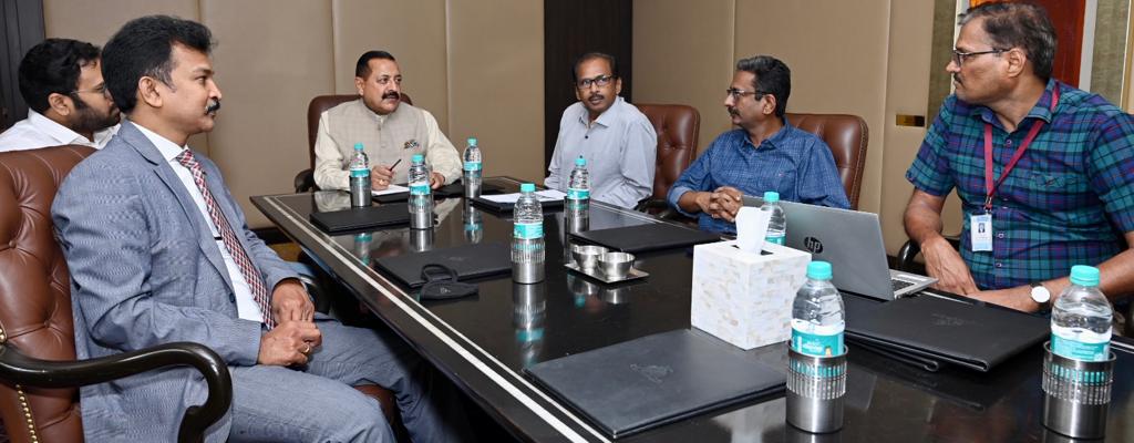 DrJitendraSingh's tweet photo. Today #Samudrayan turns One!
Exactly a year ago, India joined elite club of select nations USA, Russia, Japan, France &amp; China.
Under PM Sh @narendramodi, a new chapter began to explore ocean resources for drinking water, clean energy &amp; blue economy. 
Review meeting at #Chennai. https://t.co/BZlSM7BRpM