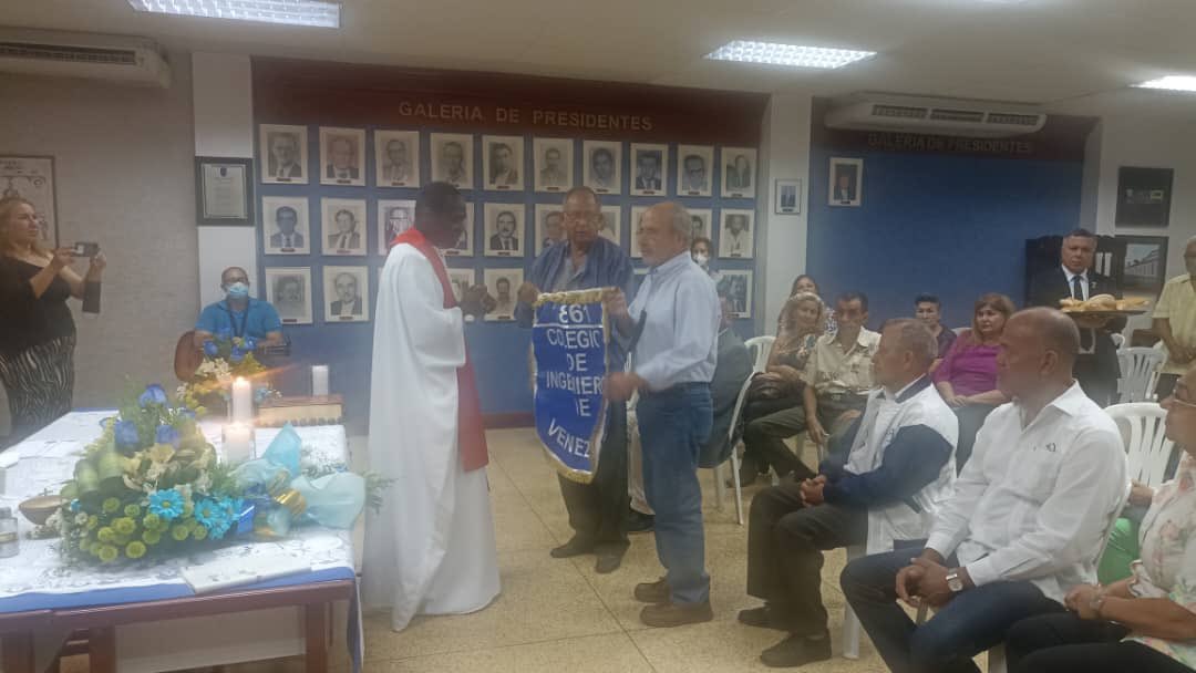 ADOrg_Laraof's tweet photo. #29Oct | Celebrando el Día del Ingeniero en el estado Lara, Felicitaciones a todos por su entrega y dedicación a la construcción de 🇻🇪 y la democracia. 
En especial a nuestra fracción de Ingenieros que hacen vida activa en nuestra seccional. https://t.co/X3uwx9DlkO