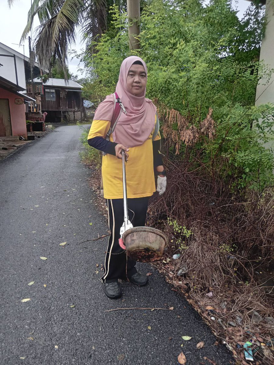 TrashHeroPerlis's tweet photo. Tahniah kpd HERO2 yg hadir 👏🤩👏 pd 18/10 kerana turut serta dalam Operasi Bersepadu Pembersihan Kuala Perlis &amp; Gotong Royong Mega Perangi Aedes2.0 peringkat negeri Perlis 2022 https://t.co/zvJtIoChjH