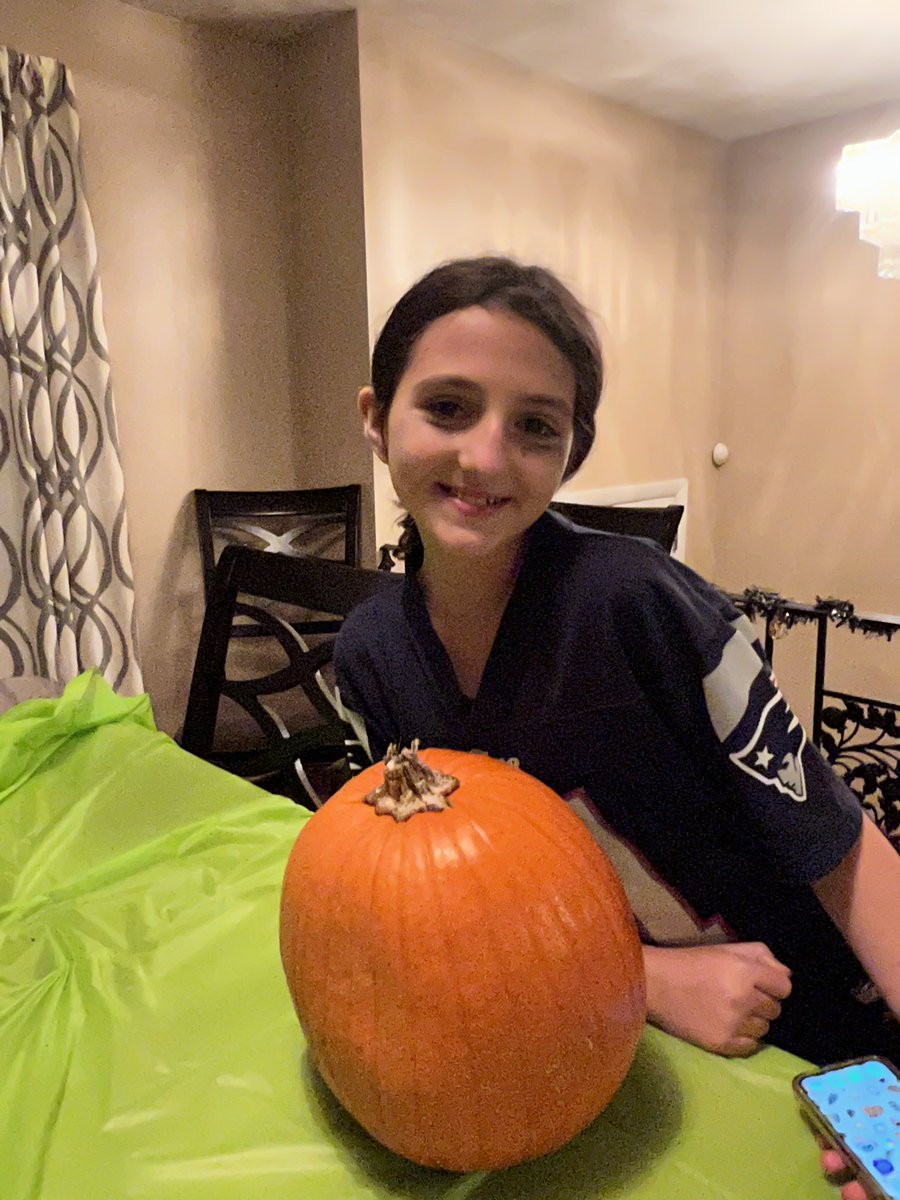 C3Grade2's tweet photo. The Cataldo family helped to get a Fun Friday activity ready for C3 next week! #wpsk12 #WTAspirit https://t.co/w0KNsl3kLW