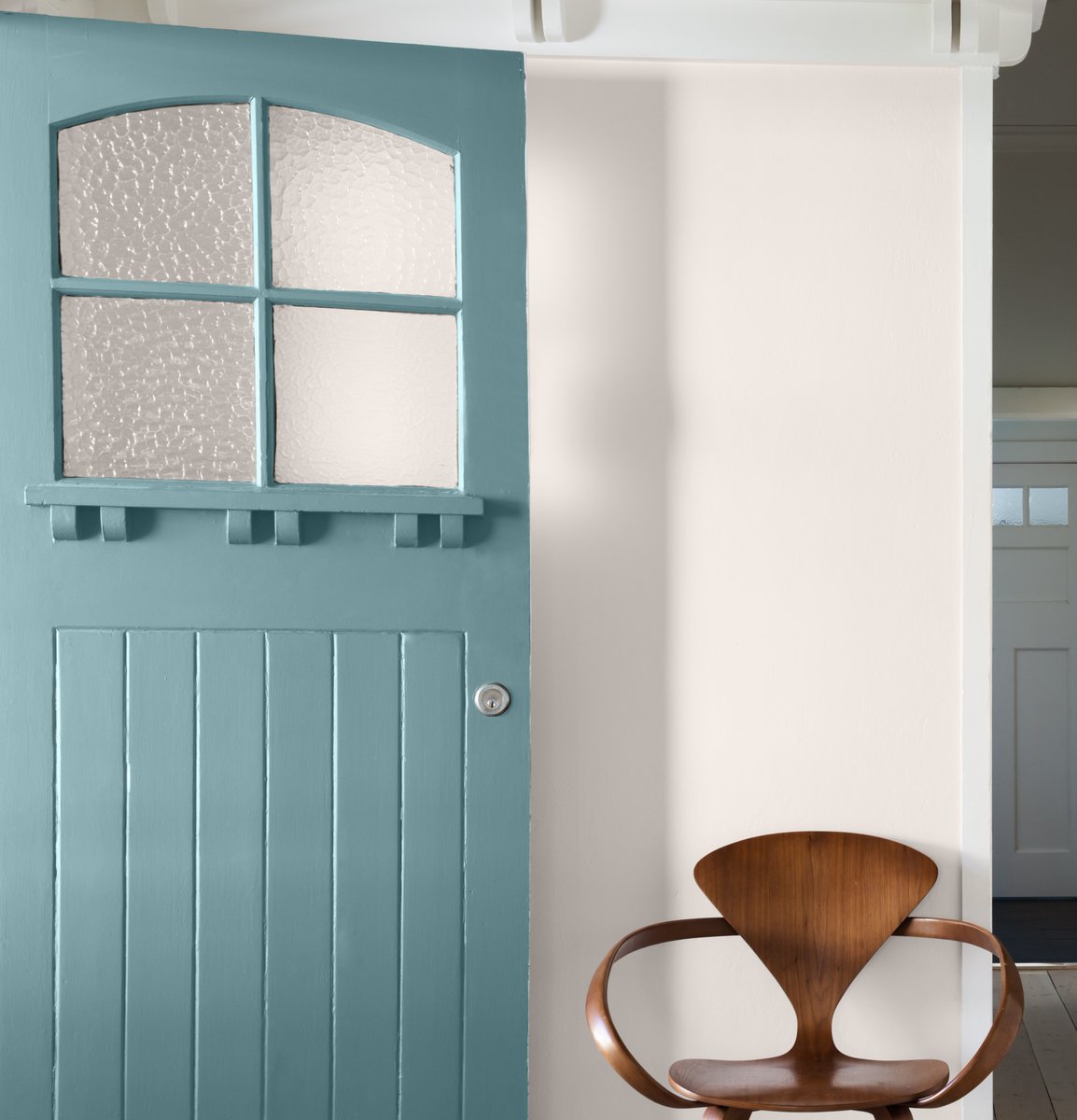 Dairy Parlour's (ow.ly/eArO50LhAIj) fresh neutral tone perfectly complements the cool aqua hue of this Pantry Blue (ow.ly/km2f50LhAIi) door. 

Browse our Historic Collection: ow.ly/2LnS50LhAIk