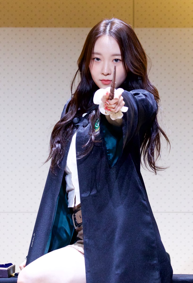 chaerishxx_cafe's tweet photo. 221029 앨리스 대면 팬사인회

슬리데린 망토라서 냉미녀 컨셉 (?)

#앨리스 #ALICE
#채정 #CHAEJEONG https://t.co/rGPjiMdcBR