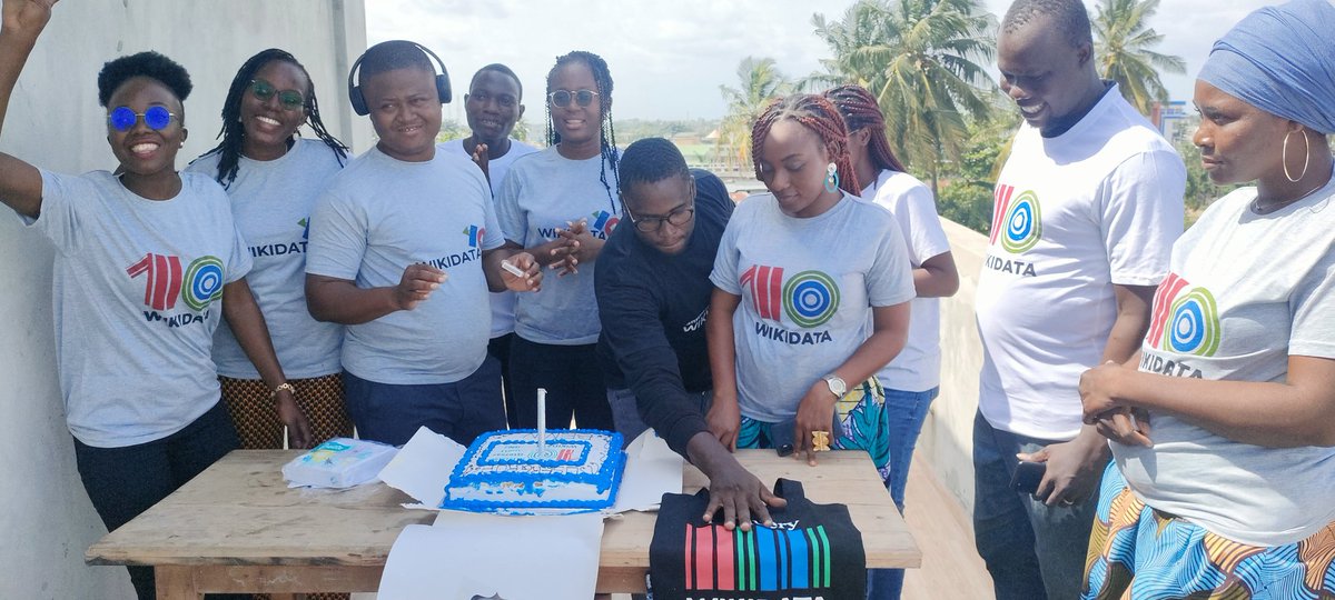 azogbononE's tweet photo. La communauté @WikimediaBj  fête les 10 ans de @wikidata dans une ambiance conviviale avec des bénévoles engagés et motivés. 
@Wikipedia @WikiCommons @ab_benin @absaliou @adoscam01 https://t.co/BM6mgGi3Rq