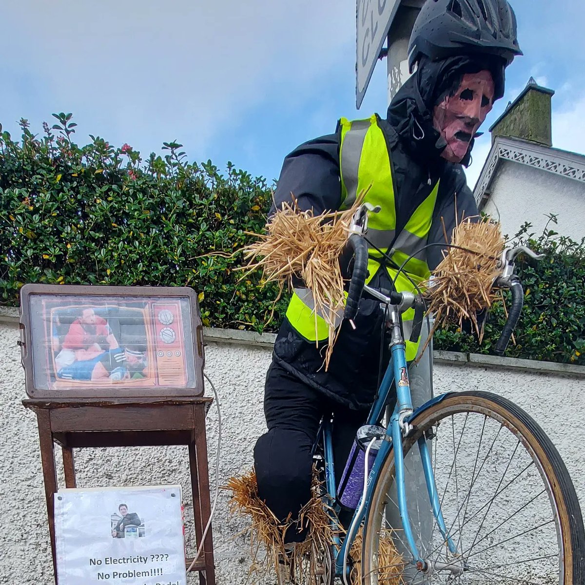 CahirNews's tweet photo. Check out Spook Fest in New Inn. Loads of photos over on our Facebook page. You can find out more about this over on New Inn Festival Official Facebook page 🎃 👻 🧙‍♀️ https://t.co/98ROH9FrdZ