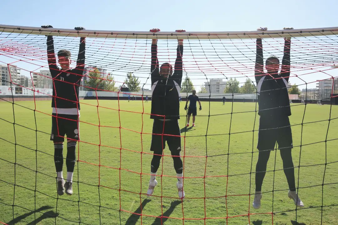 Karakopruresmi's tweet photo. Fly air ✈️

#Goalkepper 

#KaraköprüBelediyespor https://t.co/O4tu8Tekv3
