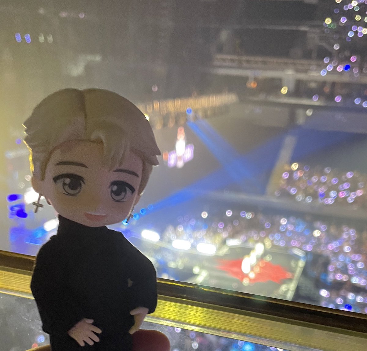 mochi_jinki's tweet photo. Did you know?
#JIMIN watched his dongsaengs 
@TXT_members during #ACTLOVESICKinMANILA #ACTLOVESICKinMANILA_Day1 !
He was so proud. 😊😊😊 https://t.co/6I2pl6EfJW