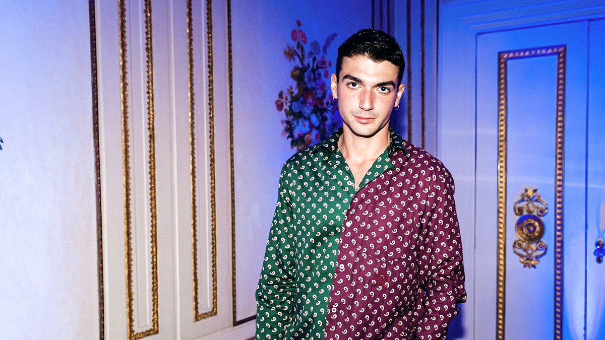 TommyHilfiger's tweet photo. An exclusive exposition. Preppy codes and prints takeover Naples at the #TommyHilfigerXRichardQuinn collection launch at @deliberti_ with @Chilliams19, @MichaelBruny24, @GiottoCalendoli, @GiacomooGiorgio and many more. #TommyHilfiger https://t.co/oxu2nKGsud