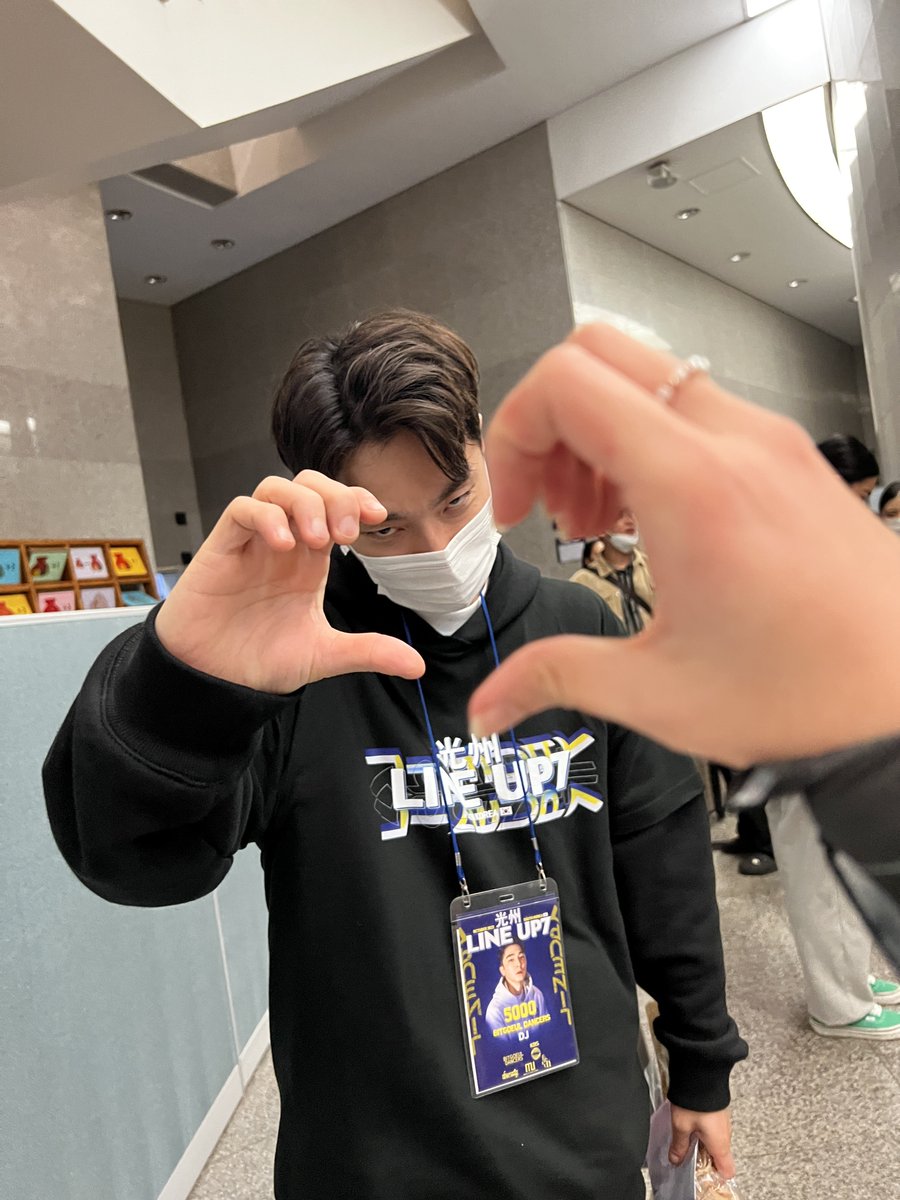 5000__MO's tweet photo. 시⃫발⃫ !!!!!!!!!!!!!!! 신오천 하트해줬어!!!!!!!!!!!!!!!!! https://t.co/QBcmuIf5pW