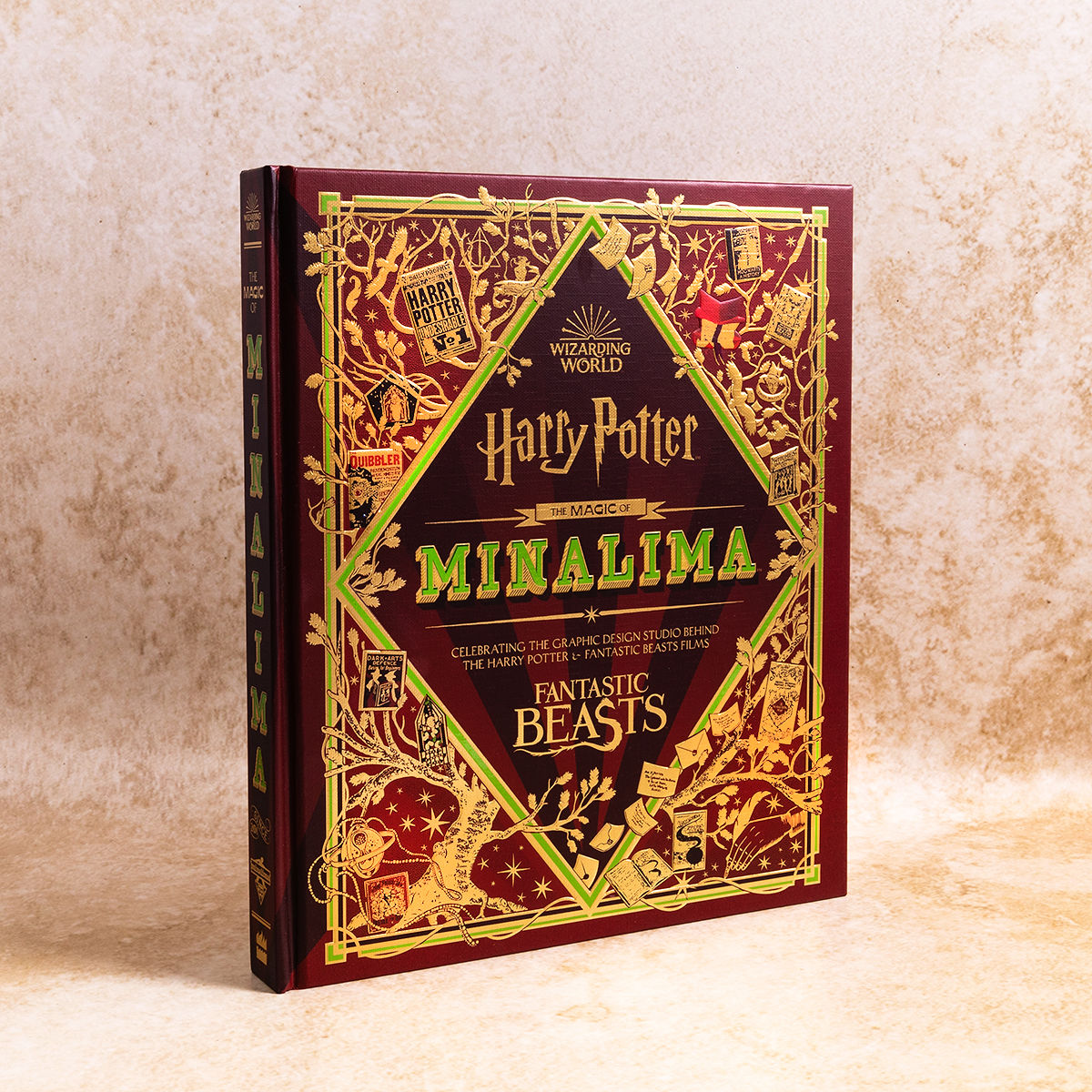 HarperFiction's tweet photo. We solemnly swear that we are ready for #TheMagicOfMinaLima. ✨

From The Marauder’s Map to the Hogwarts acceptance letter, meet the minds behind the designs…

Discover an illustrated history of the Wizarding World (including exclusive new material). 👀

https://t.co/RsztjgPU9S https://t.co/yBcQUg61DC