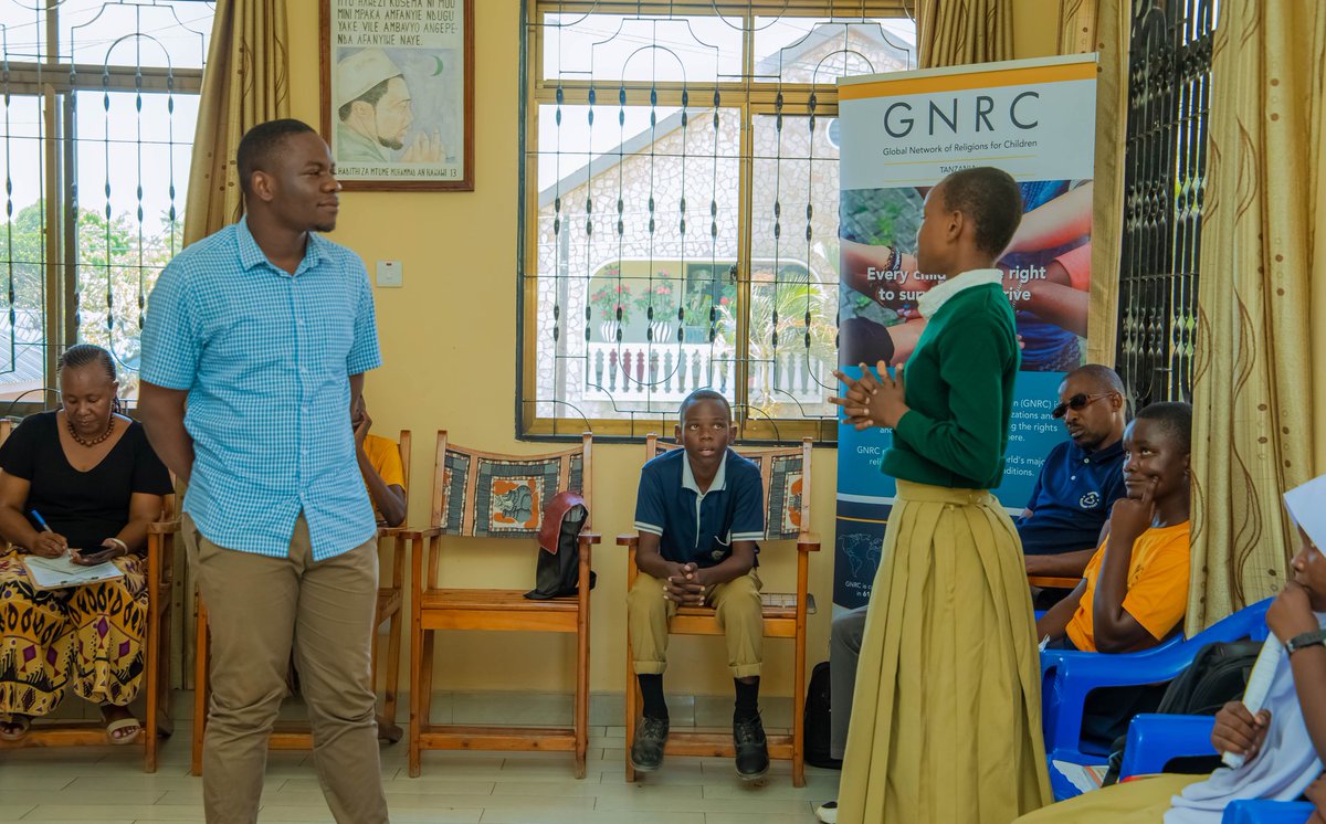 GnrcTanzania's tweet photo. Also participants had opportunity to renew their commitments to end child poverty.
#AllforChildren 
#EndChildPovertyat10
#ECPat10 #ECP10 #EndChildPoverty 
#EndPoverty #IDEP2022 #IDEP #ILeadPeace https://t.co/s6yV3jEAup