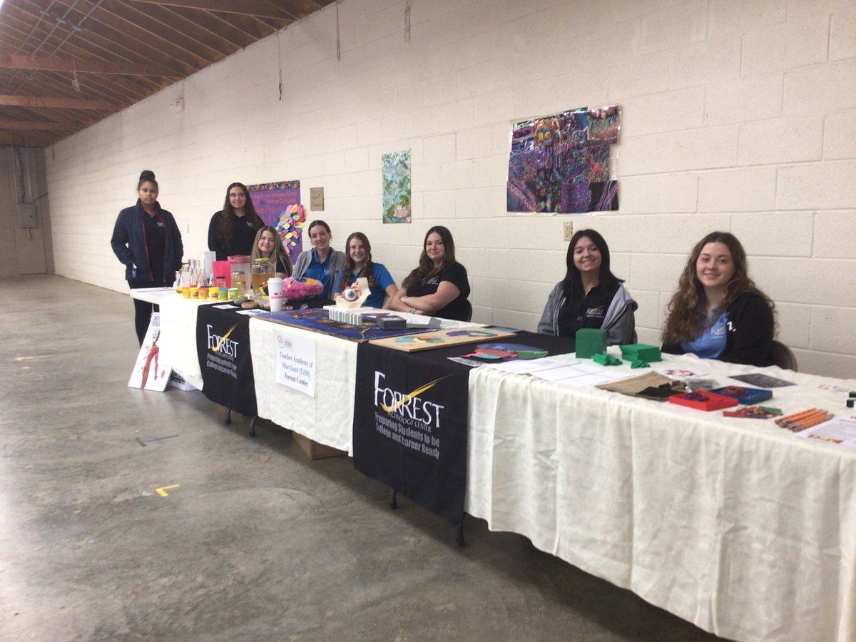 TAM_smcps's tweet photo. SMCPS STEAM Festival and Forrest Center’s Teacher Academy. Come join us at the Fairgrounds! #TeacherAcademyForrestCenter https://t.co/pX3L5PwlzA