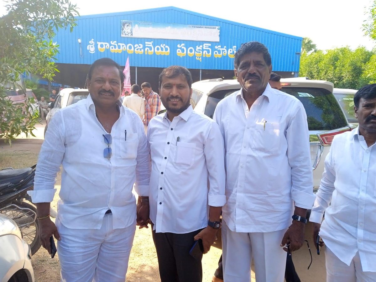 RameshNallagon2's tweet photo. @puvvada_ajay @KTRTRS @KTRoffice @GKamalakarTRS @VSrinivasGoud మునుగోడు ఉప ఎన్నిక నాలుగో రోజు ప్రచారం🙏🙏🙏🙏🙏 https://t.co/eHsN7SGDpm