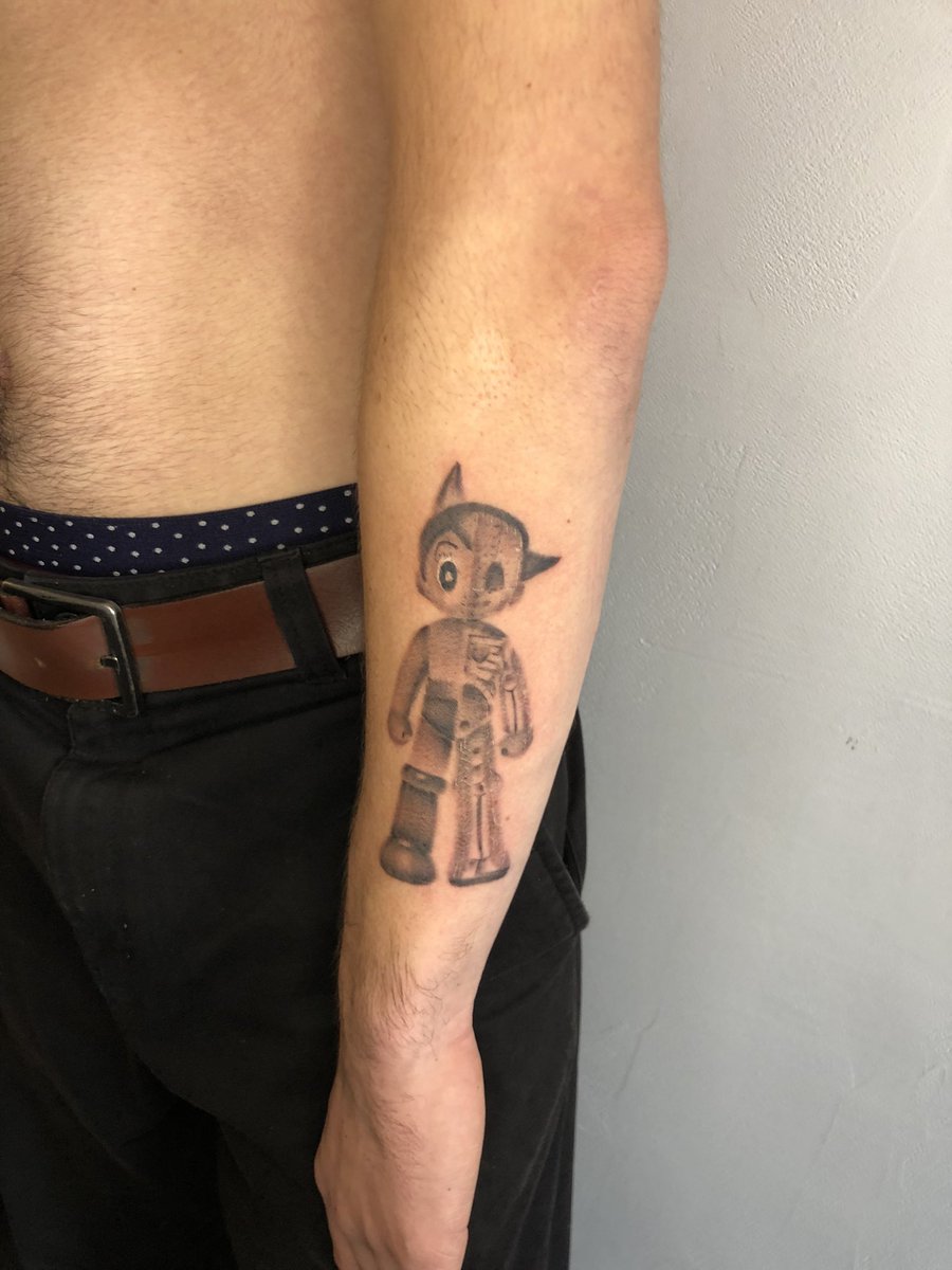 malcomx_ttt's tweet photo. Toy astroboy réalisé en 1h30
7 magnum et 1rl ✨ https://t.co/WRRA9NcuoQ