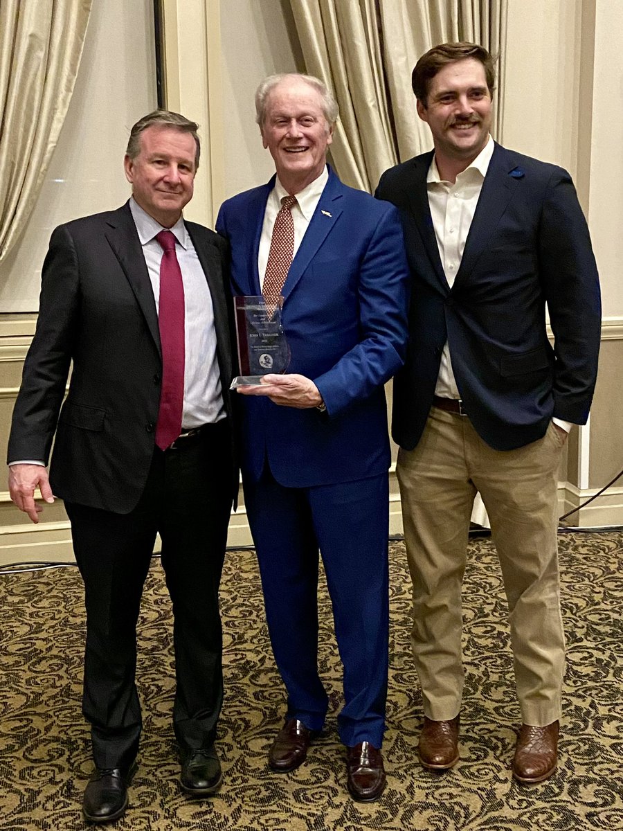 Thank you @PresMcCullough and the Langford Family for honoring @FSUPresThrasher last night at the Langford Award Dinner presented by the Seminole Boosters Board of Directors!