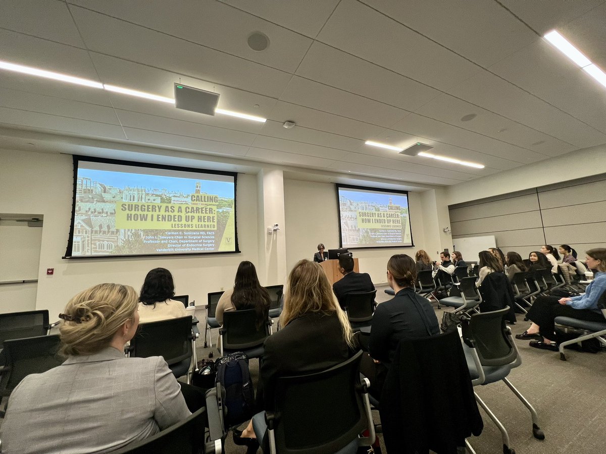 cblythesmith's tweet photo. AWS Southeast Regional Annual conference off to fantastic start thanks to UVA Chapter president @EmilyRabinovich and keynote from @Carmensolcar 🙌🏼 https://t.co/e4hKcW6xYM