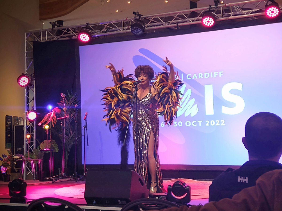 Kisbyism's tweet photo. Li Harding performing @theCentre today, doing an impeccable #ShirleyBassey, like she was in the room 🙂 #LiHarding https://t.co/Ov7UpIuARC