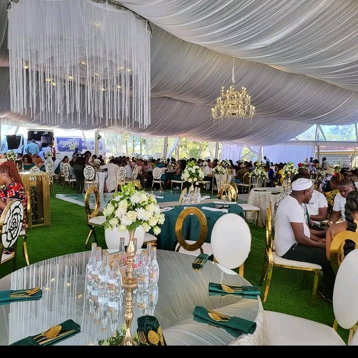 Cjamehk's tweet image. John Cena dowry ceremony in kagio, Kirinyaga County 
Kumbe Kuna watu wanakuwanga na pesa 🤭