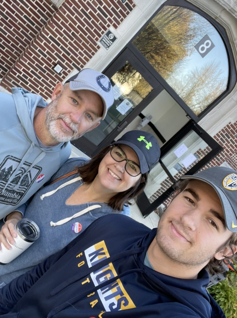Coveykc's tweet photo. Most of the Covey crew #earlyvote this morning. https://t.co/BOGL7k4RYb