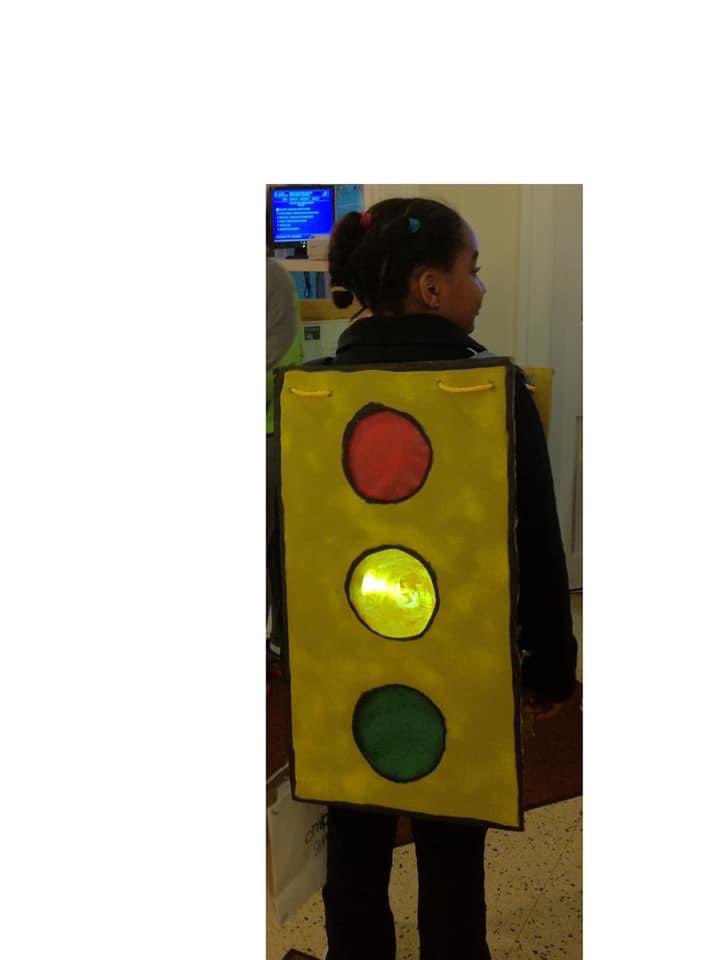AuntieFeminist's tweet image. Ten years ago my daughter was a working traffic light for Halloween. That’s the kind of thing you get when Dad is a #scienceguy.