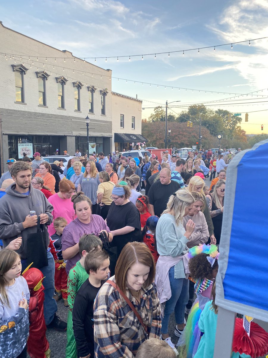 MrsKeriLewis1's tweet photo. What an amazing night at TCS Fall Festival!! https://t.co/fARMYeTXDQ