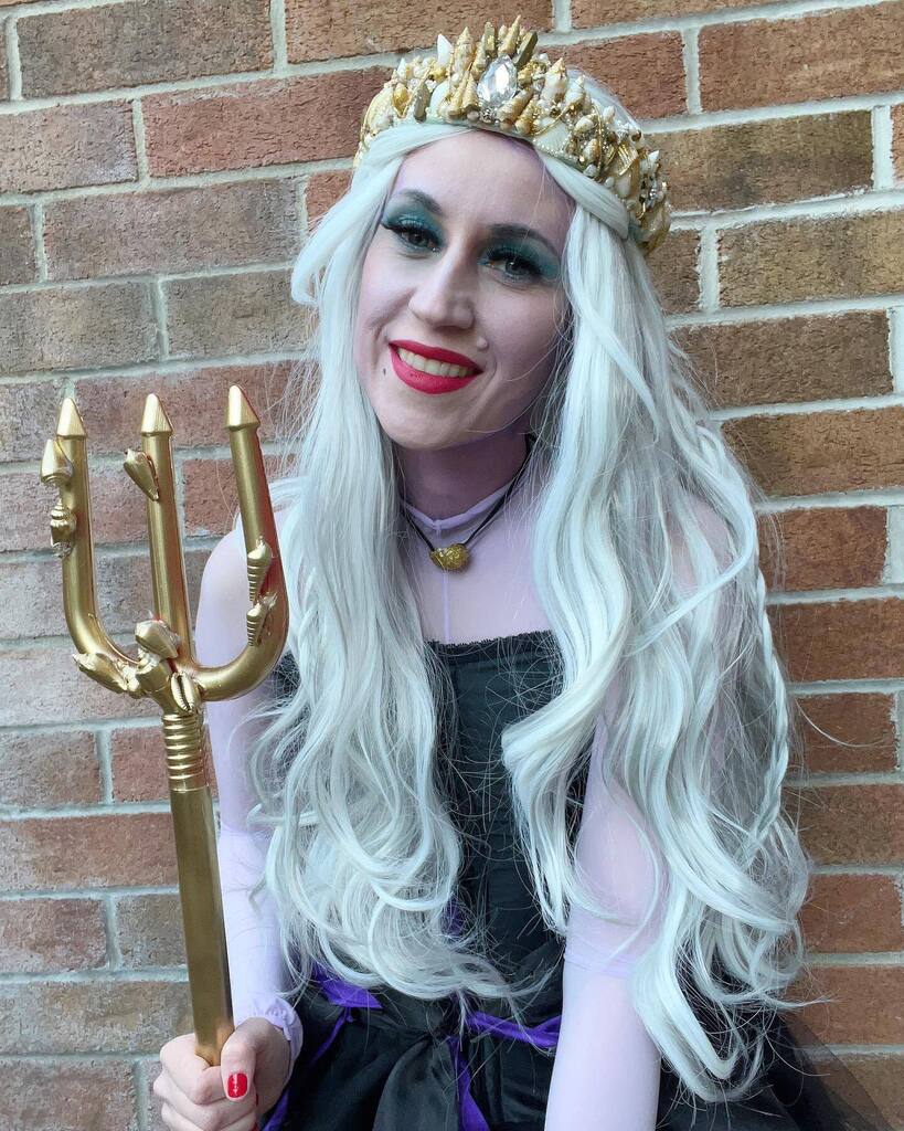 brightshadowsas's tweet photo. Those poor unfortunate souls….Ursula is one of the best Disney villains with the most fun song. I’d love to know her backstory. Also I got some pretty weird looks from my neighbours while taking these pics 😅

#ursula #ursulatheseawitch #ursulacosplay… https://t.co/nxbaPGEIct https://t.co/LfNRobMcAM