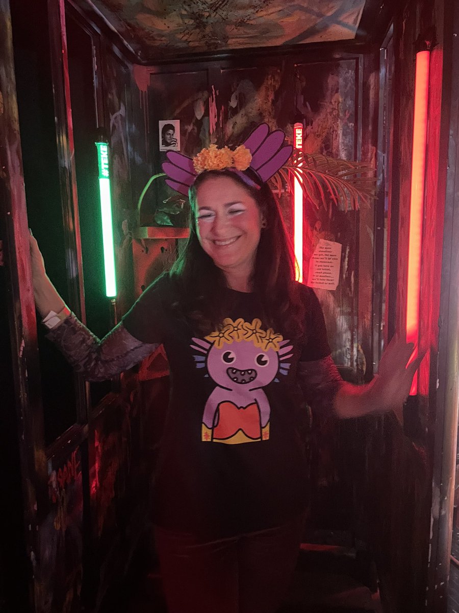 Xenos_nft's tweet photo. Gm!! We are in the Halloween Spirit!! 

Great event last night @NFTgoat_art !! 🎃👻

Are you dressing up? Share your costumes! 🧙‍♀️🧛👻 https://t.co/XawJ7SZK27