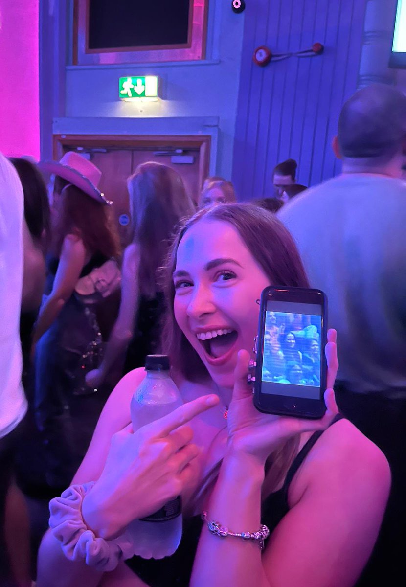 Sara_Phillips_'s tweet photo. Tayception: when you’re on TV watching Taylor in the flesh whilst dancing to Midnights at Swiftogeddon @taylornation13 #TSmidnighTS https://t.co/PWKG0gHB3X