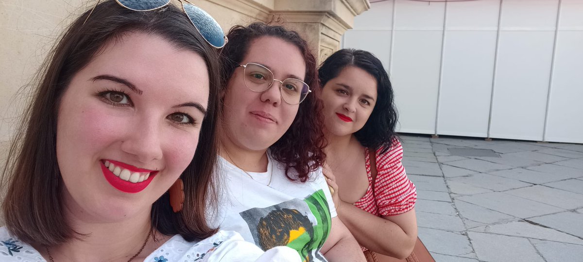 SofiaSummers's tweet photo. Reencuentros.. 🥰 @heladitodkinder @reme_roman https://t.co/tEmvGQEimp