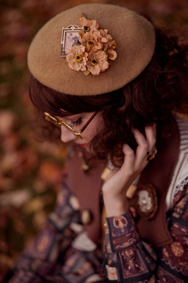 chan_liru's tweet photo. Details~
OP - #DearCeline - "Magic Book".
Vest by @akane_midnight.
Photos by Mariya Krivcova.๐ฐ
#DearCelineMagicBook #eglcommunity #classiclolita #lolitafashion https://t.co/oYNDyCctIq