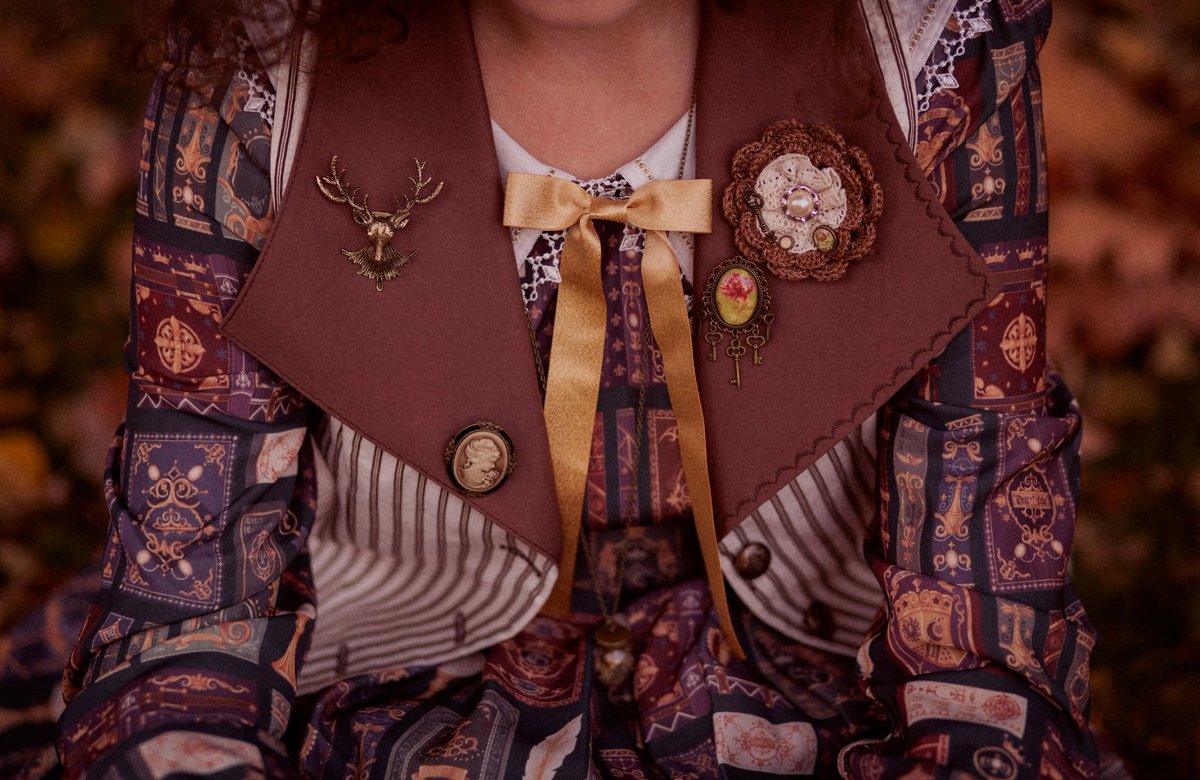 chan_liru's tweet photo. Details~
OP - #DearCeline - "Magic Book".
Vest by @akane_midnight.
Photos by Mariya Krivcova.๐ฐ
#DearCelineMagicBook #eglcommunity #classiclolita #lolitafashion https://t.co/oYNDyCctIq