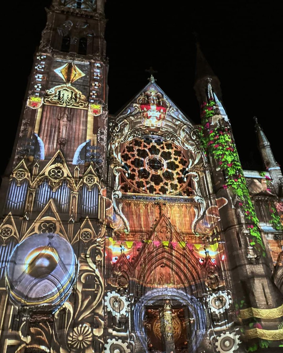 Large scale building #projectionmapping for <a href="/louthcoco/">Louth County Council</a> and <a href="/Failte_Ireland/">Fáilte Ireland</a> as part of #lufestivaloflight + <a href="/ThirdSource/">Third Source</a>