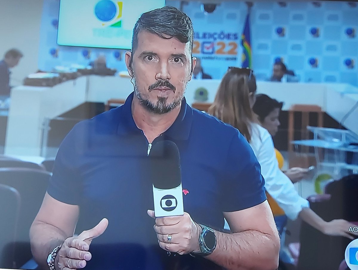 w_a_l's tweet image. Esses repórteres da @tvglobo rs 🤤❤️