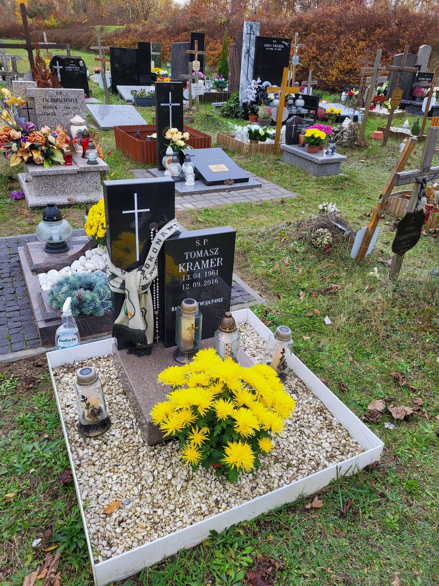 Odwiedziłem dziś Tomka 🙏 Mam nadzieję, że u niektórych z Was pozostał w pamięci #WszystkichŚwiętych